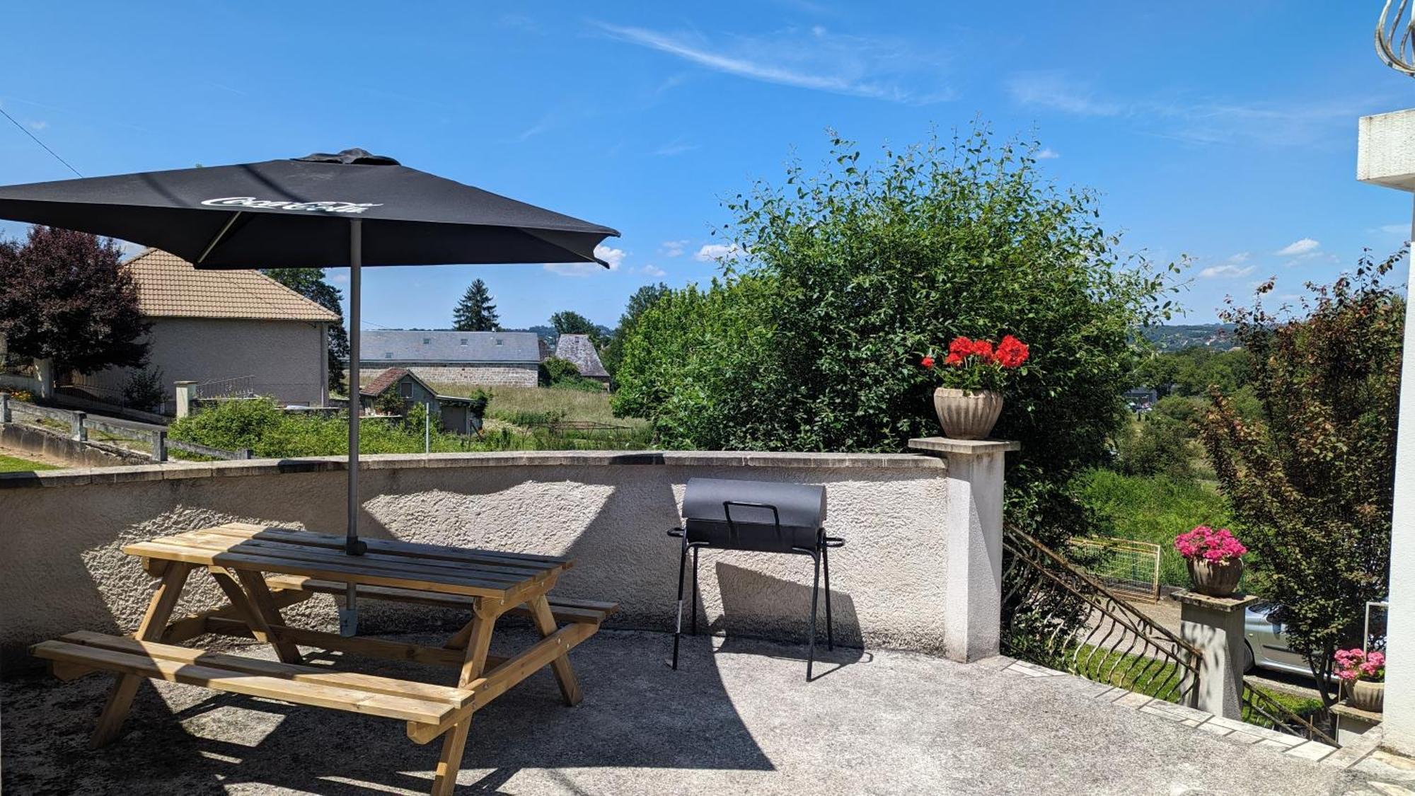 Logement A Brive Proche Centre-Ville Et Campagne - Climatisation, Wifi, Coin Exterieur Et Parking Prives 외부 사진